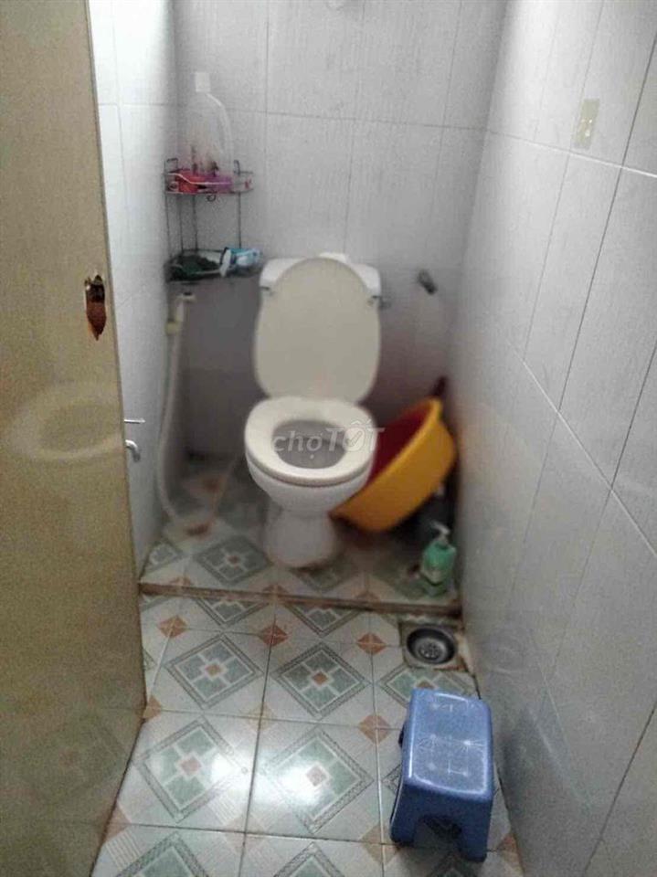 Cho thuê nhà 1 lầu 1 trệt 60m2, 2PN, 2wc đông hoà. 5tr