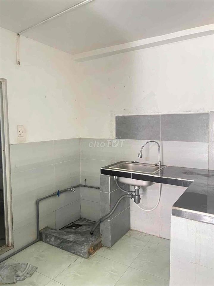 Cho thuê kiot 1 phòng ngủ có gác mặt tiền đường gần Go Dĩ An