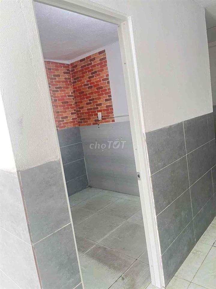 Cho thuê kiot 1 phòng ngủ có gác mặt tiền đường gần Go Dĩ An