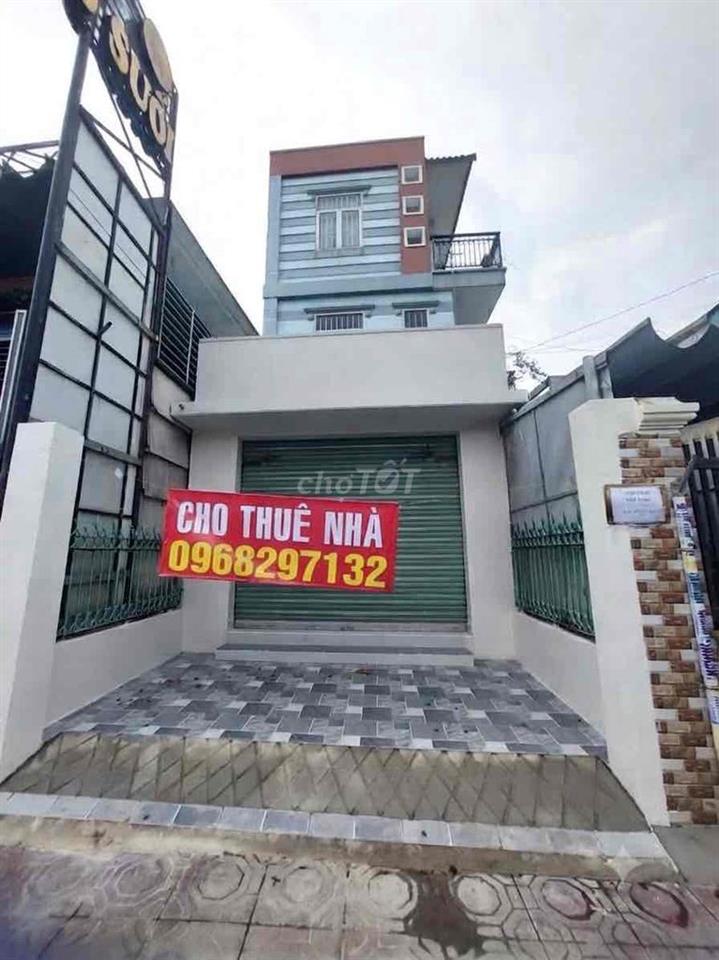 Cho thuê nhà 3 lầu Mặt tiền Trần Hưng Đạo dtsd 130m2
