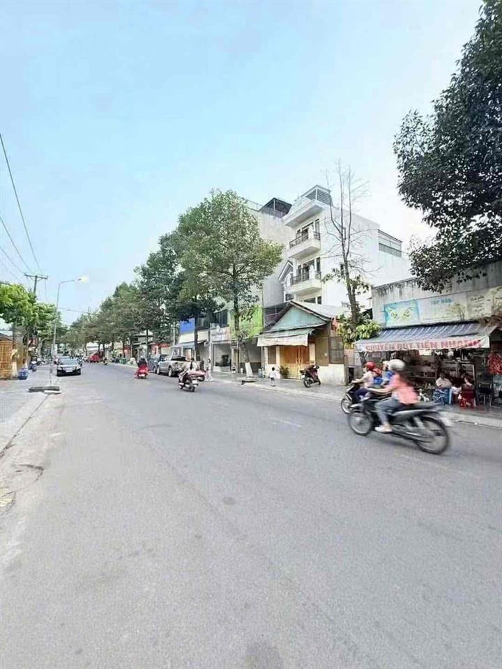 Bán nhà 3 lầu mặt tiền Võ Thị Sáu khu Hoàng Hùng. Dĩ An
