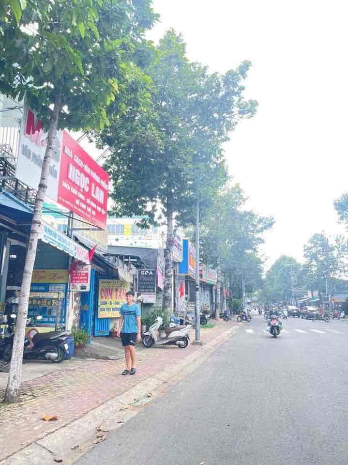 Nhà 1 lầu 1 trệt Mặt tiền Nguyễn Hữu Cảnh ngay chợ 127m2