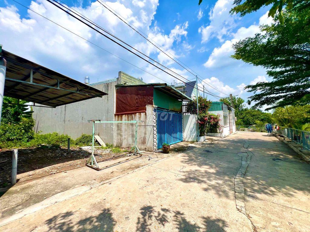 Đất nền view rạch Thủ ngữ - chánh nghĩa - Bình Dương