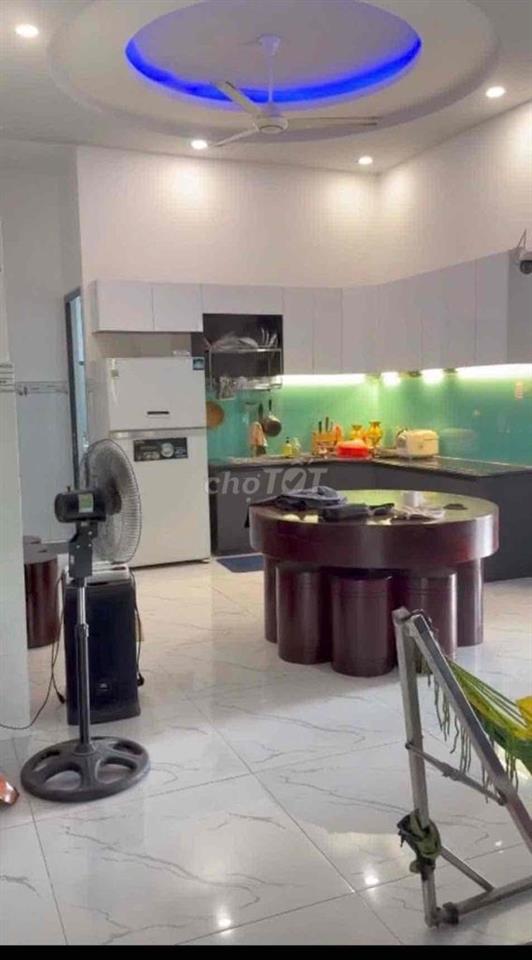 Đất nghỉ dưỡng 1041m2 cảnh sông có cầu tàu tặng cano