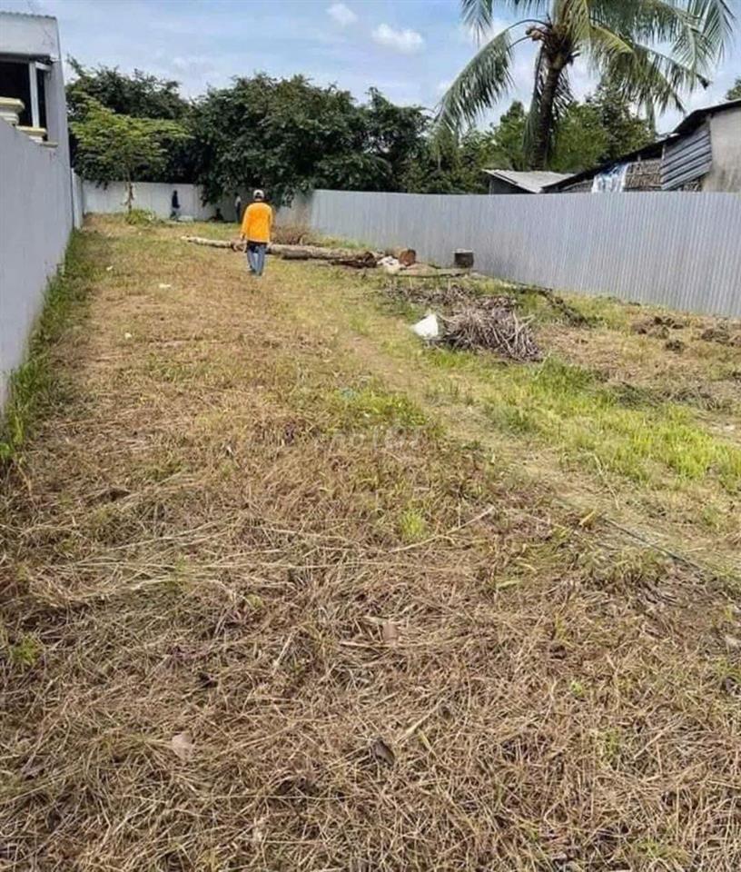 BÁN GẤP LÔ ĐẤT 265M2 SÁT CHỢ