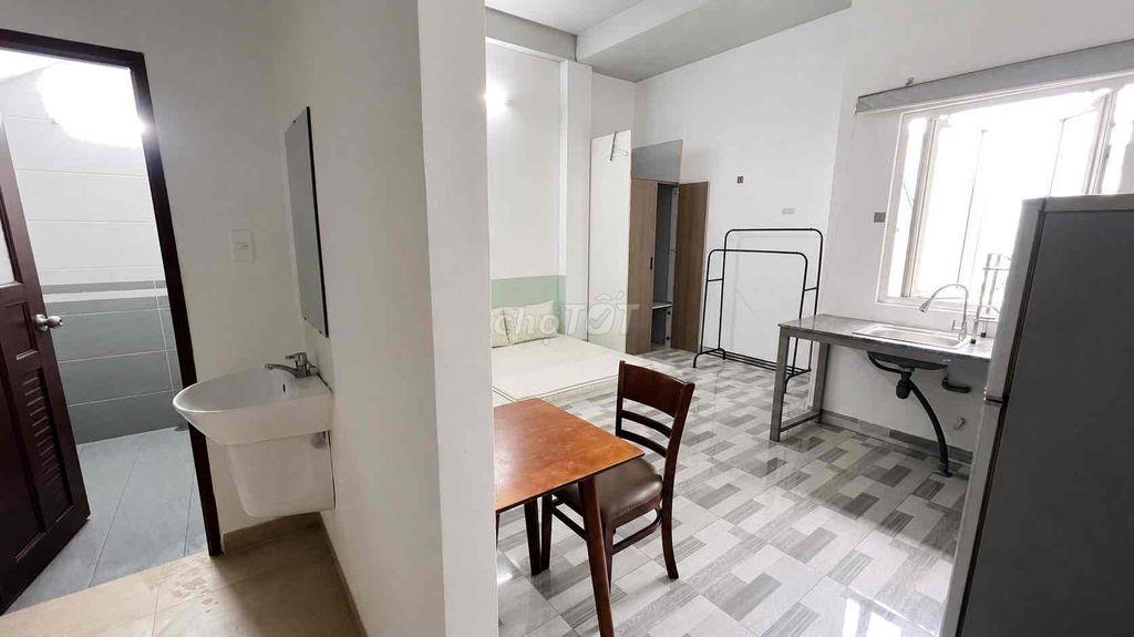 PHÒNG FULL NỘI THẤT – GẦN LÀNG ĐẠI HỌC DT743A, Khu PHÚ HỒNG THỊNH 9