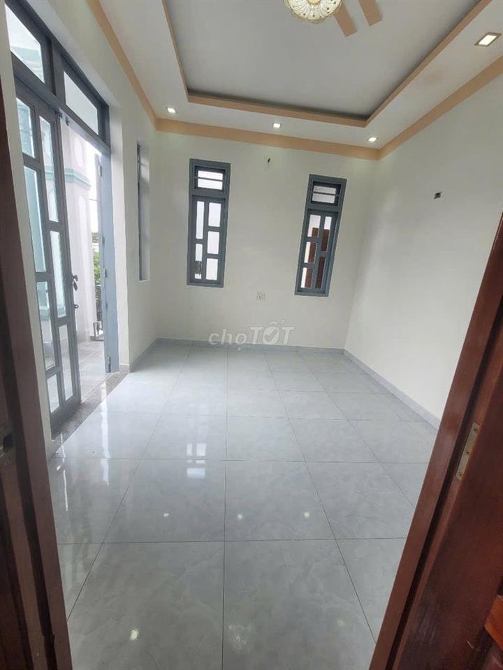 Phòng cho thuê trong nhà nguyên căn gần KTX khu B