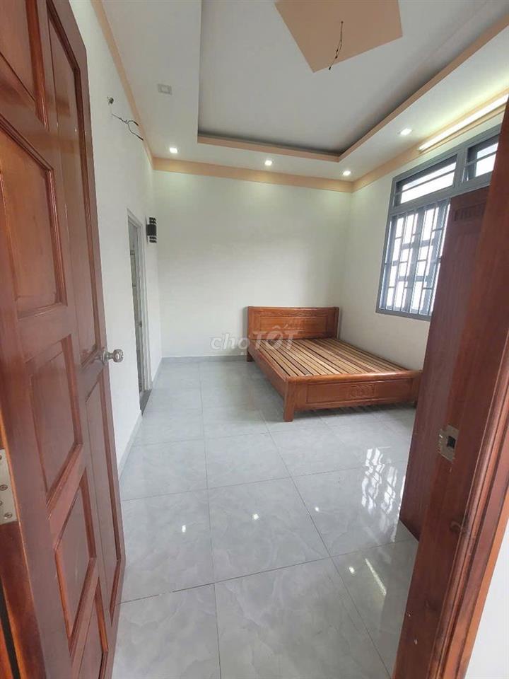 Phòng cho thuê trong nhà nguyên căn gần KTX khu B