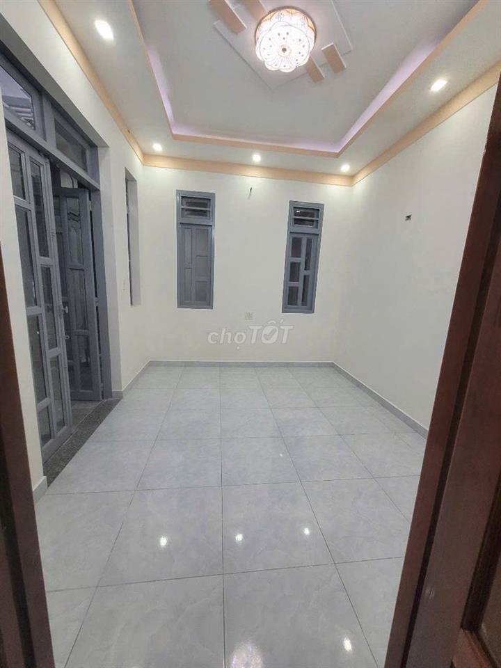 Phòng cho thuê trong nhà nguyên căn gần KTX khu B