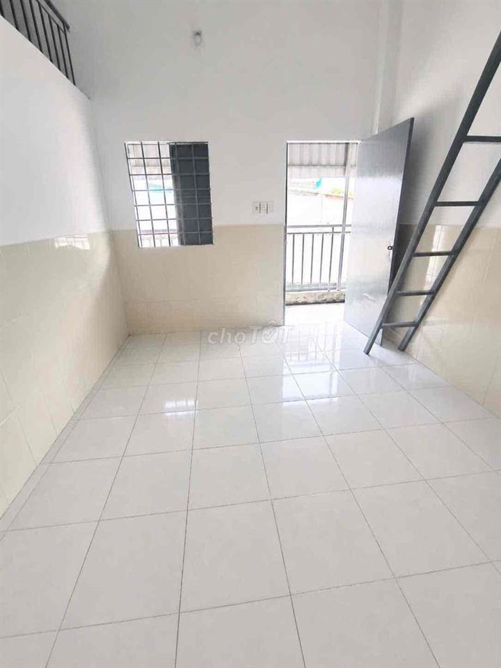 Phòng sẵn ở luôn. Giờ giấc tự do không chung chủ