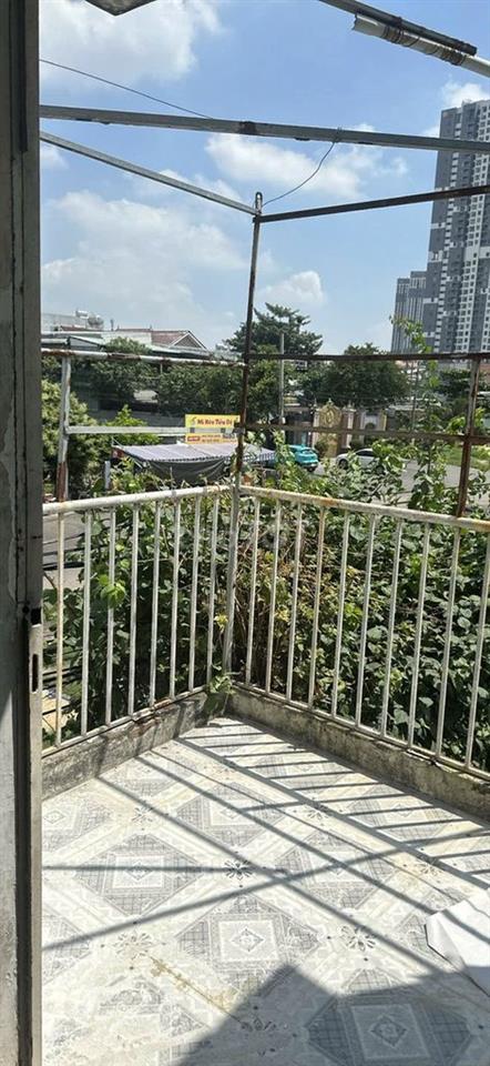 CHO THUE PHÒNG TRỌ MĂT TIỀN -LỘ GIỚI 30m - Đậu xe ô tô trước nhà-