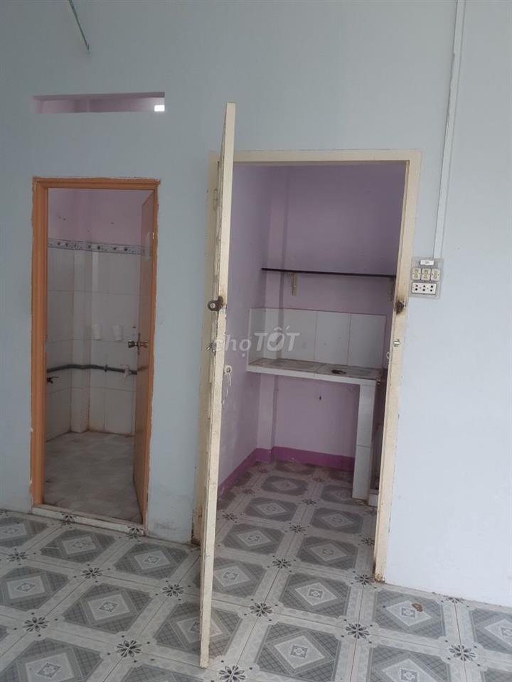 CHO THUE PHÒNG TRỌ MẶT TIỀN - LỘ GIỚI 30m- ĐẠU XE Ô TÔ TRƯỚC NHÀ