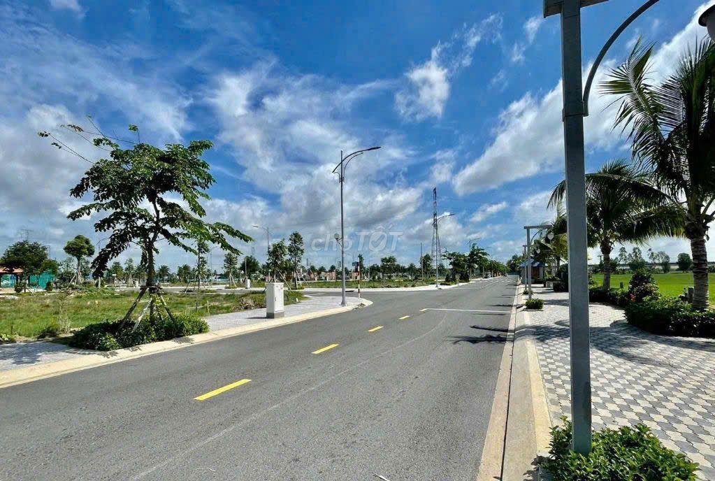 Đất nền cách sân bay Long Thành 4km - Giá 10triệu/m2 - Sổ hồng riêng