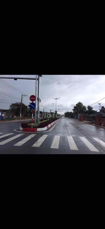 cần chuyển nhượng lại lô đất mặt tiền