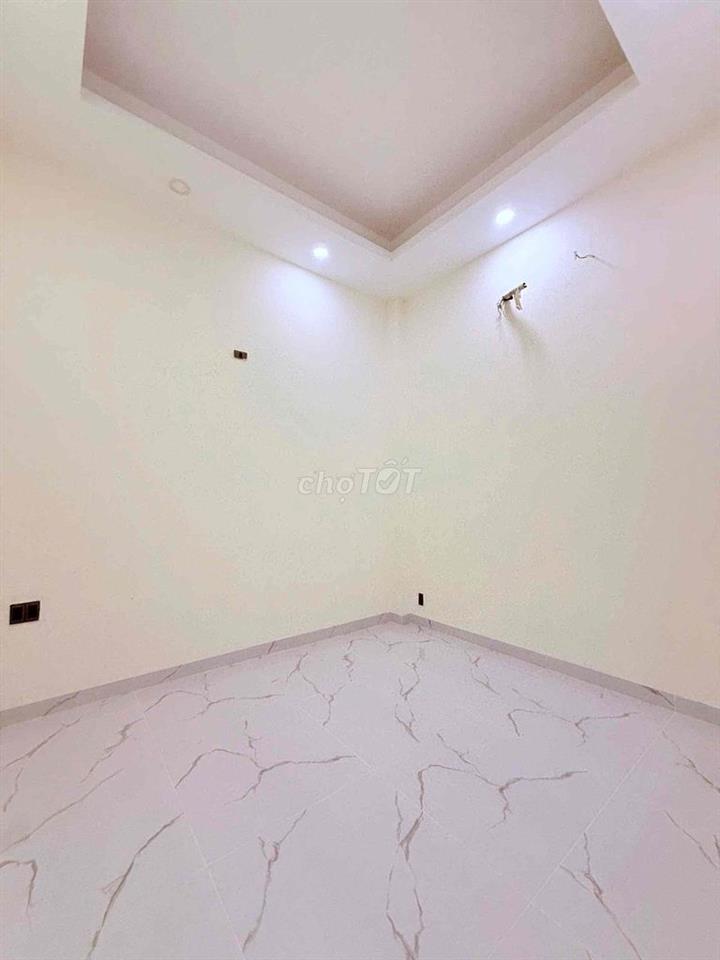 Nhà Mặt Tiền Hoàng Diệu Phước Long Nha Trang  Ngang 11m