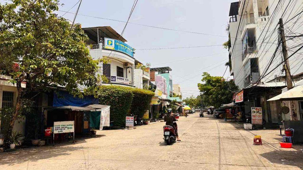 Bán Nhà Cấp 4 Đường Bế Văn Đàn Phước Long Nha Trang Sổ Riêng Gần Chợ