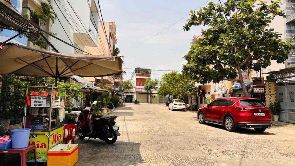 Bán Nhà Cấp 4 Đường Bế Văn Đàn Phước Long Nha Trang Sổ Riêng Gần Chợ