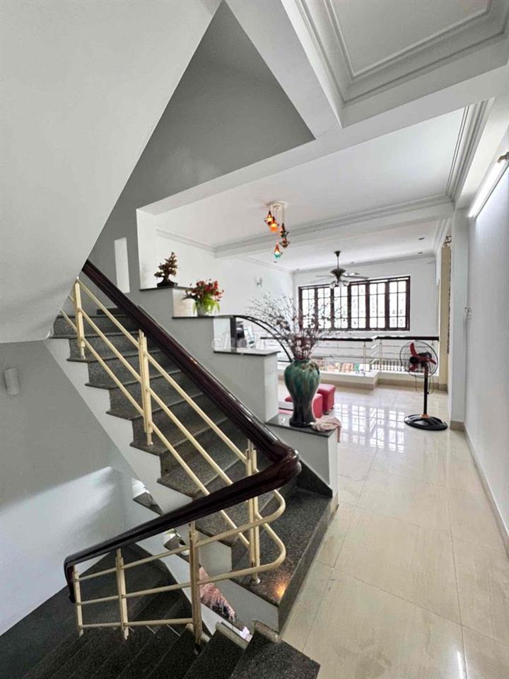 Bán Nhà Ngô Đức Kế Tân Lập Nha Trang Ngang 4m Sổ Hồng Riêng