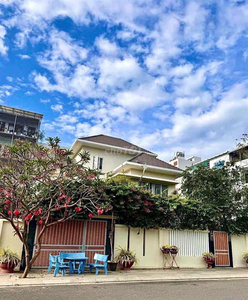 Bán Biệt Thự Đơn Lập Đã Có Sổ Hồng Riêng Ngang 16m Full Nội Thất Đẹp