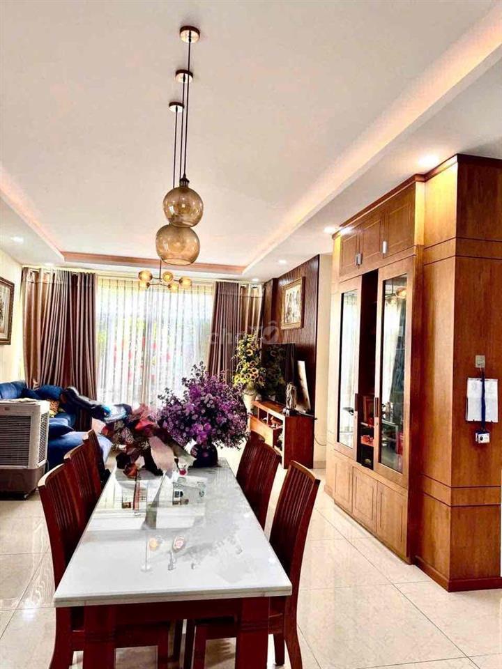 Bán Biệt Thự Đơn Lập Đã Có Sổ Hồng Riêng Ngang 16m Full Nội Thất Đẹp