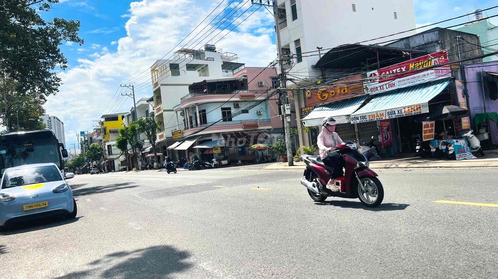 Nhà 2 Mặt Tiền Tô Hiệu Vĩnh Nguyên Nha Trang Cách Biển 200m  Đông Nam