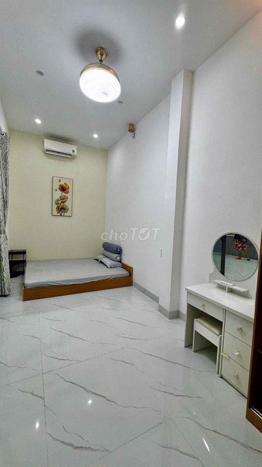 Cho Thuê Nhà 3 Tầng 5 Ngủ Hòn Rớ 1 Phước Đồng Nha Trang Vào Ở Ngay
