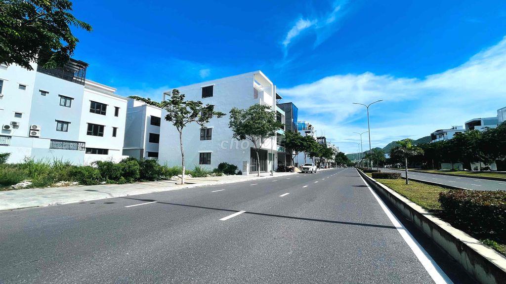 Bán Đất Đường A1 Rộng 35m KĐT VCN Phước Long  Tây Nam Xây Xong Cấp Sổ