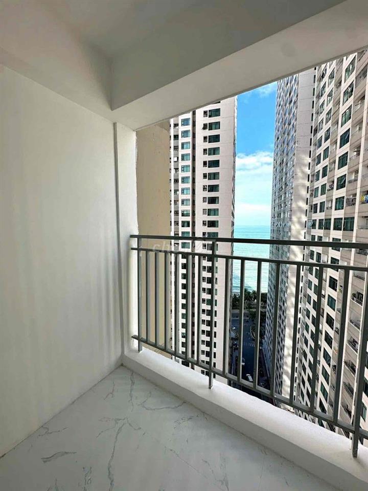 2 Phòng ngủ view trực diện biển Hòn Chồng tầng cao