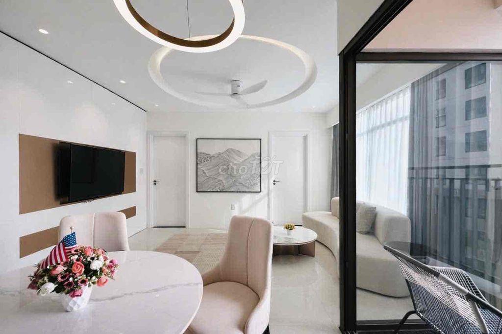 Cho thuê căn hộ 2PN nội thất cao cấp, căn góc