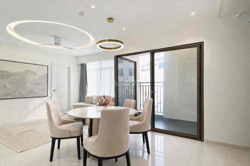 Cho thuê căn hộ 2PN nội thất cao cấp, căn góc