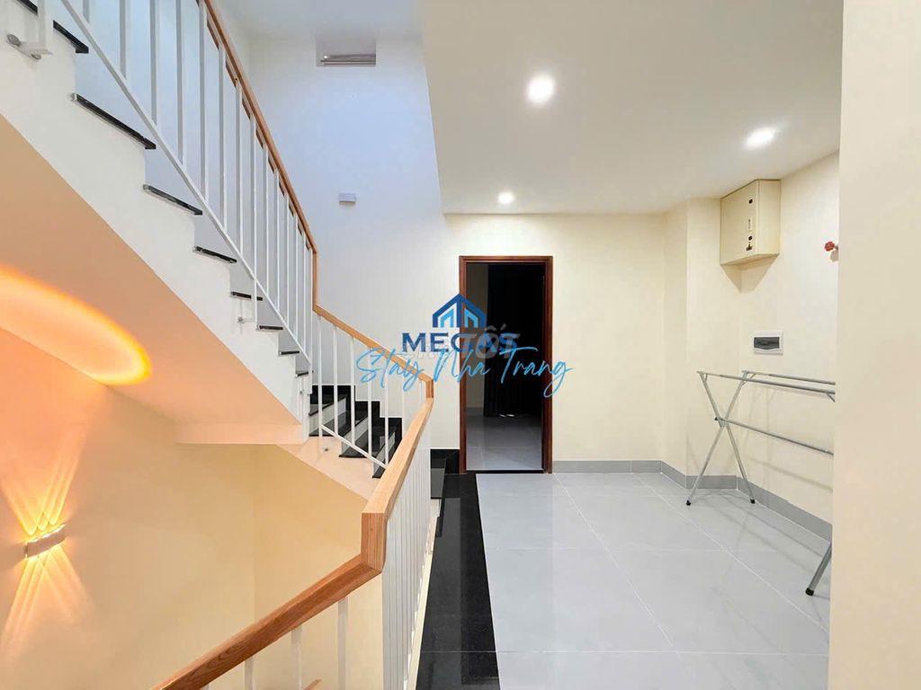 NHÀ NGUYÊN CĂN 3 PHÒNG NGỦ NỘI THẤT MỚI KDT MỸ GIA ( G2 )