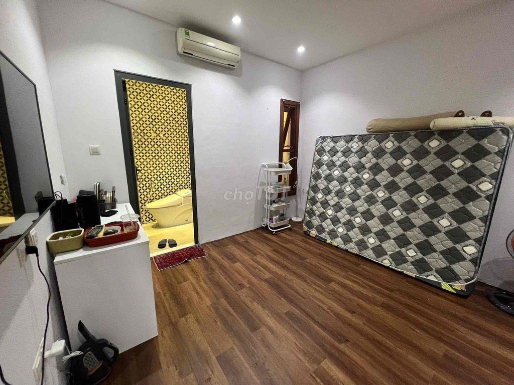 NHÀ HIẾM MẶT TIỀN KDL THÁP BÀ PONAGAR, GIÁP XÉO MẶT SÔNG CÁI
