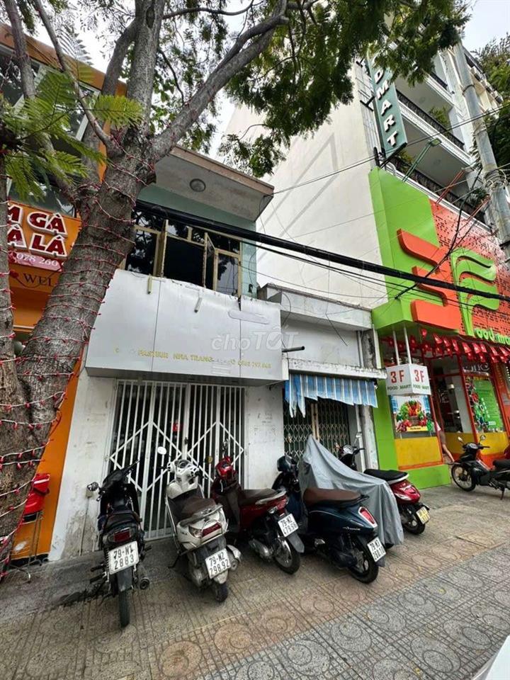 Mặt tiền đường Pasteur Nha Trang Cạnh biển Trần Phú