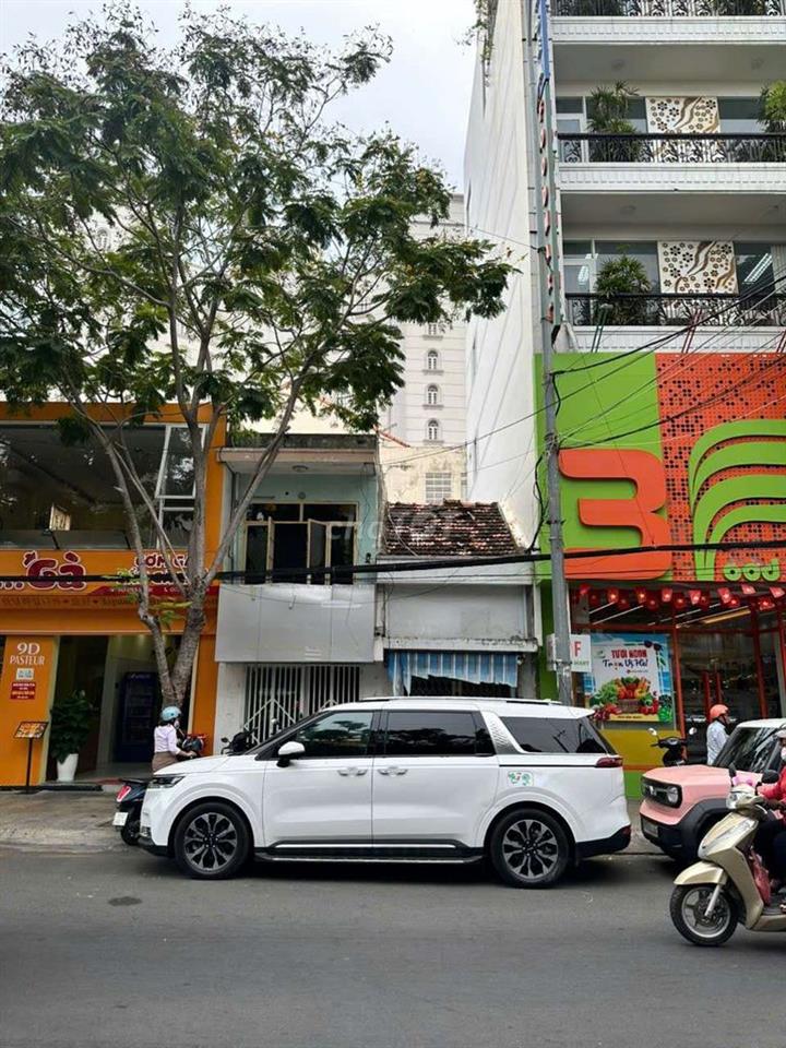 Mặt tiền đường Pasteur Nha Trang Cạnh biển Trần Phú