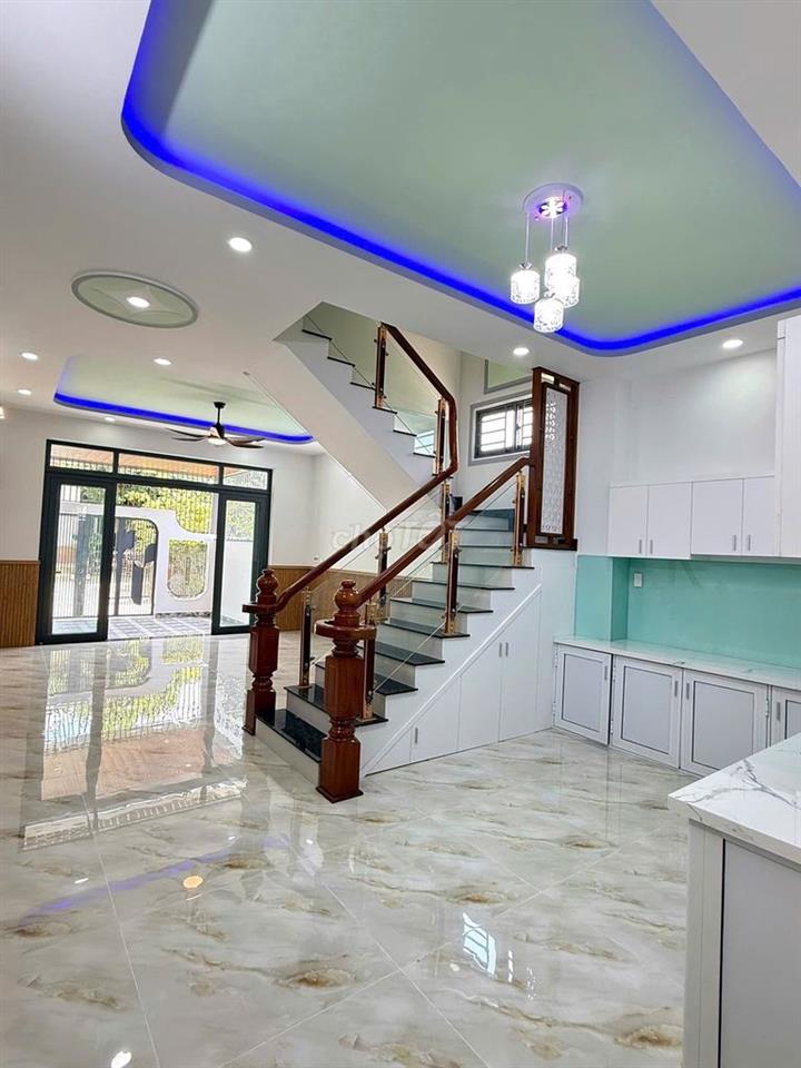 Hiếm!!! Bán Nhà mặt tiền Cầu Bè 101m² Có phòng ngủ tầng trệt, sân ô tô