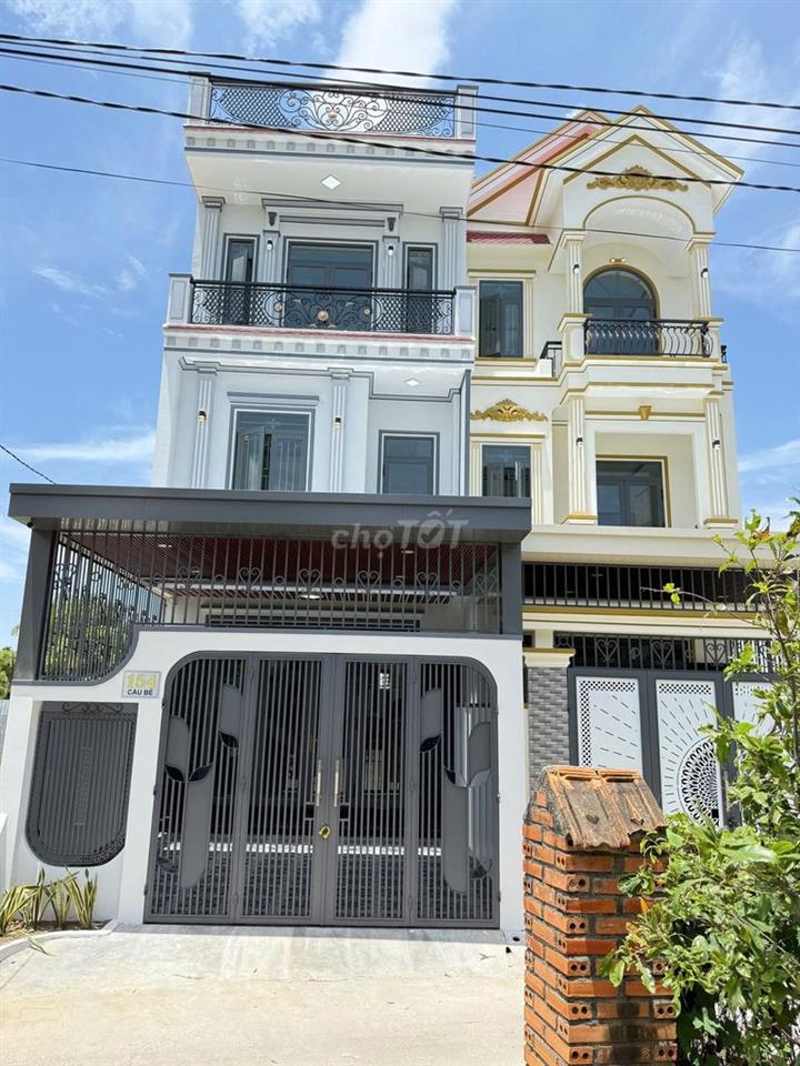 Hiếm!!! Bán Nhà mặt tiền Cầu Bè 101m² Có phòng ngủ tầng trệt, sân ô tô
