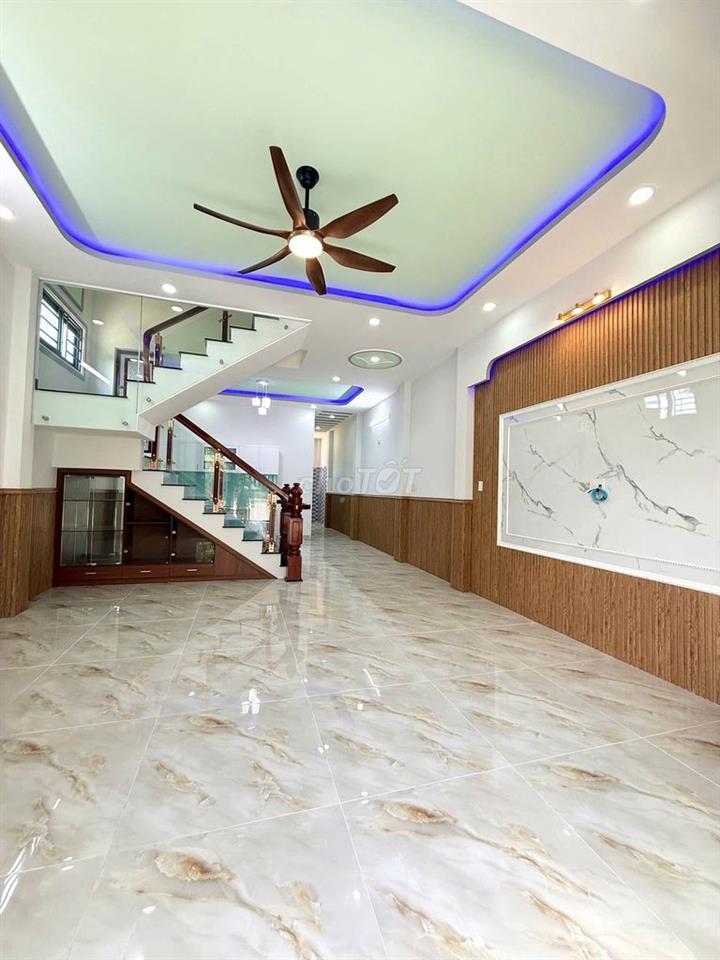 Hiếm!!! Bán Nhà mặt tiền Cầu Bè 101m² Có phòng ngủ tầng trệt, sân ô tô