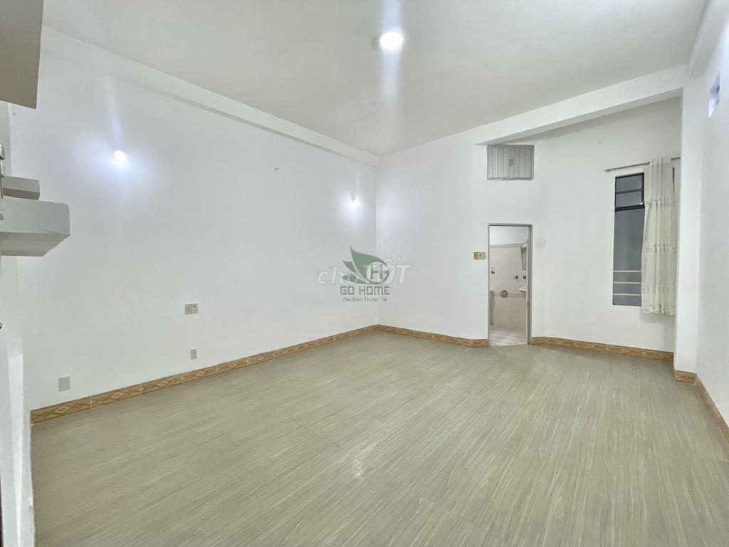 CHO THUÊ NHÀ KINH DOANH 4 TẦNG 6 PHÒNG LỚN KHU BÀN CỜ GIÁ 30 TRIỆU