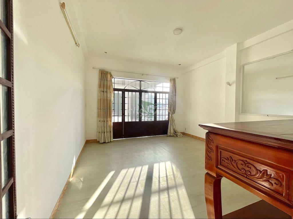 CHO THUÊ NHÀ KINH DOANH 4 TẦNG 6 PHÒNG LỚN KHU BÀN CỜ GIÁ 30 TRIỆU