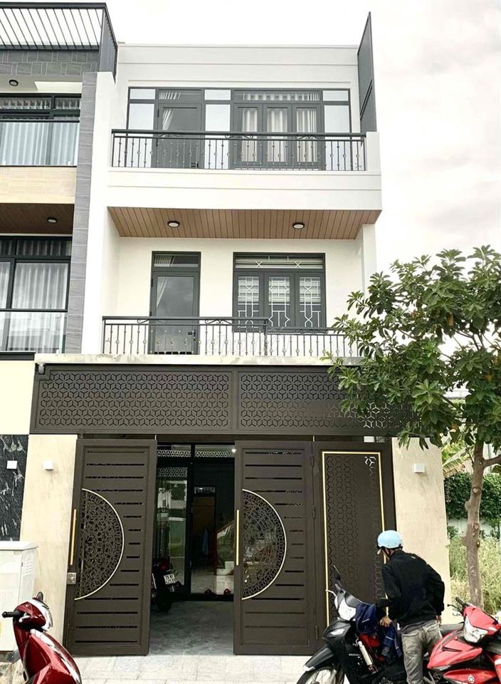 CHO THUÊ NHÀ NGUYÊN CĂN FULL NỘI THẤT KĐT MỸ GIA GIÁ 27 TRIỆU/THÁNG