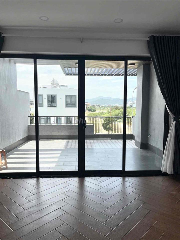 CHO THUÊ NHÀ ĐẸP MỚI XÂY KĐT MỸ GIA 35 TRIỆU/THÁNG