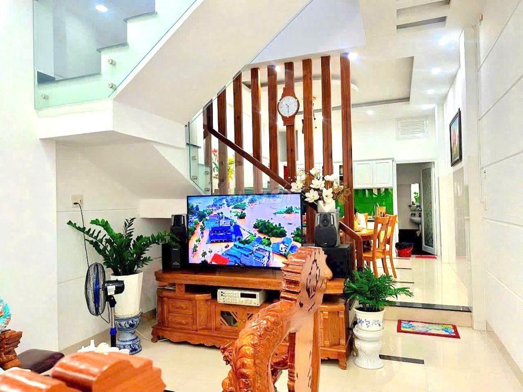CHO THUÊ NHÀ NGUYÊN CĂN KHU BÀN CỜ TRUNG TÂM  GIÁ 20 TRIỆU/THÁNG