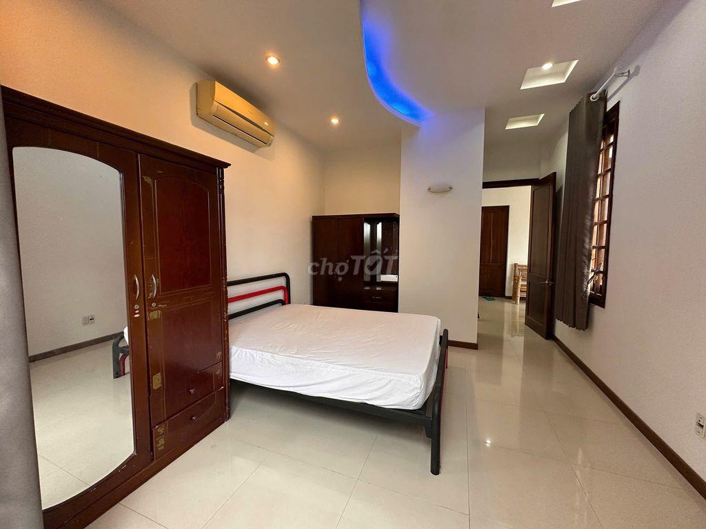 CHO THUÊ VILLA SIÊU ĐẸP 3 PHÒNG NGỦ GIÁ 17 TRIỆU CÓ SÂN ĐẬU XE HƠI KHU