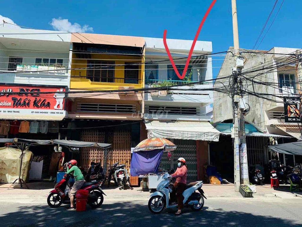 Chính Chủ Cần Bán Căn Nhà Mặt Tiền Chợ Bình Tân lớn nhất Nha Trang