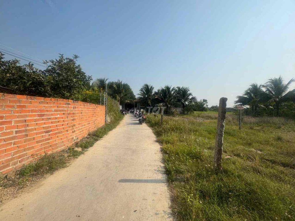 Cần bán lo đất xã tuân thừa phường tân định 162m full thổ cư