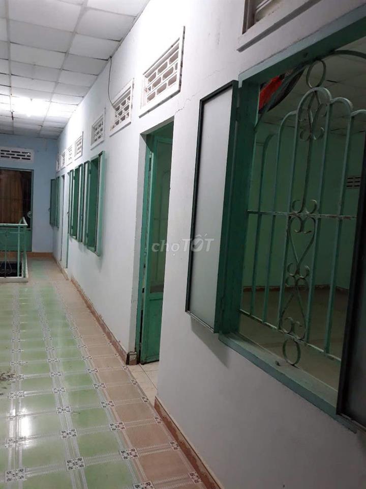 phòng 1,2tr cho thuê cách siêu thị Go nha trang 500m