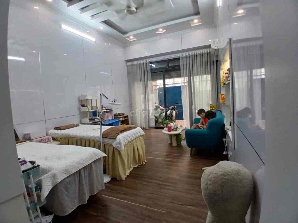 bán nhà Văn Cao oto đỗ cửa 65m2 sân cổng độc lập 3 tầng nhỉnh 3t