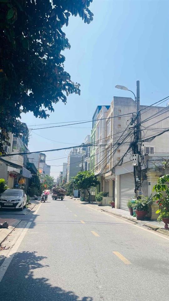 bán nhà 60m2 độc lập 3 tầng gần Aeonmall oto vào nhà nhỉnh 4t