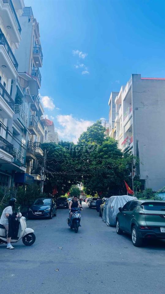 bán nhà Văn Cao 3,5 tầng oto đỗ cạnh nhà ngày đêm nhỉnh 3t