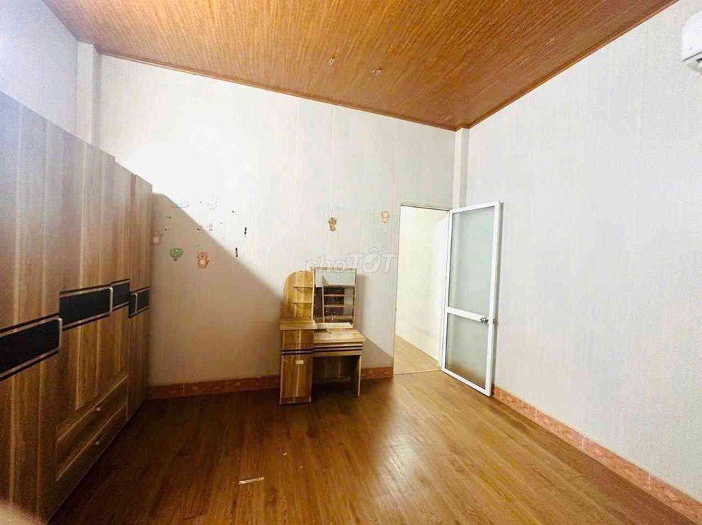 “Nhà phố giá nhà quê – 50m² Khúc Thừa Dụ chỉ 2.65 tỷ
